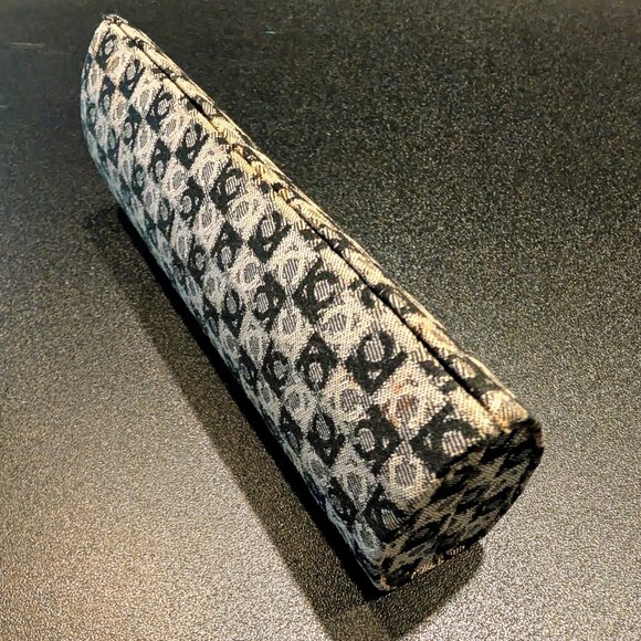 LIZ CLAIBORNE Designer Monogram Eye / Sun Glass Case - EVC - Picture 10 of 11